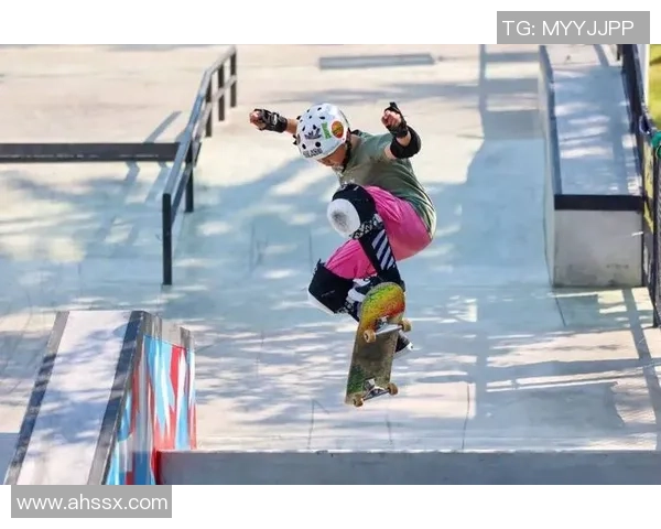 南京滑板队在马拉松大满贯中的节奏表现精彩点评与分析 南京滑板队在马拉松大满贯中的节奏表现精彩点评与分析